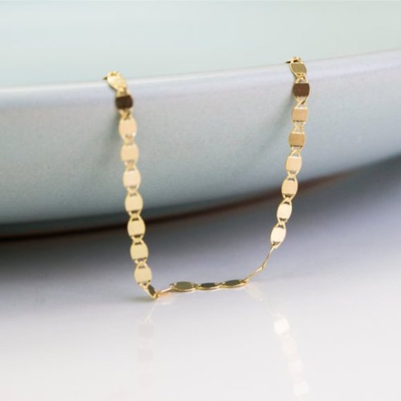 Sold Elegant Gold Necklace - Picture 6 of 6